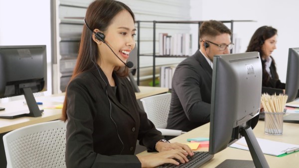 Các kênh liên hệ hỗ trợ khách hàng 24/7 của Saowin: chat trực tuyến, điện thoại, Zalo, email