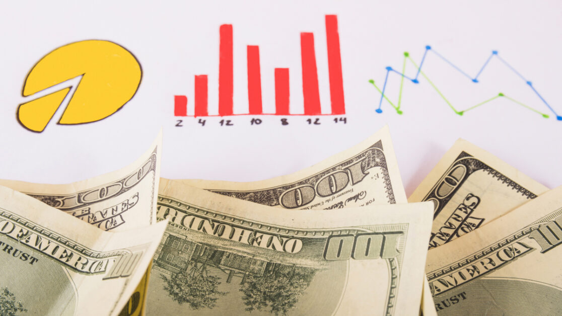 Hình ảnh một chiếc đồng hồ và biểu tượng jackpot, tượng trưng cho việc chọn thời điểm vàng để quay hũ.